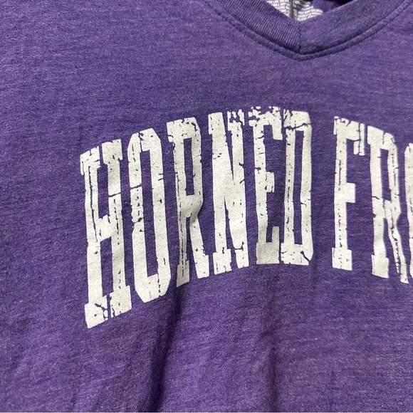 TCU Horned Frogs Fanatics Purple Fitted V-Neck Tee Women’s Size Small Collegiate - Picture 3 of 13